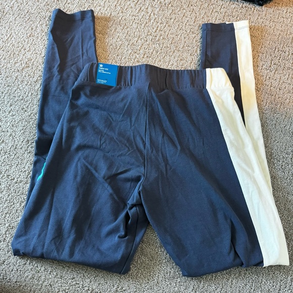 New Adidas originals leggings - Picture 5 of 5